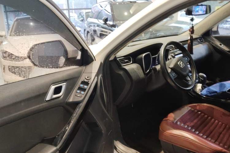 Used JMC Yusheng S330 2016 1.5L GTDi Automatic Two-Wheel Drive Comfort Edition
