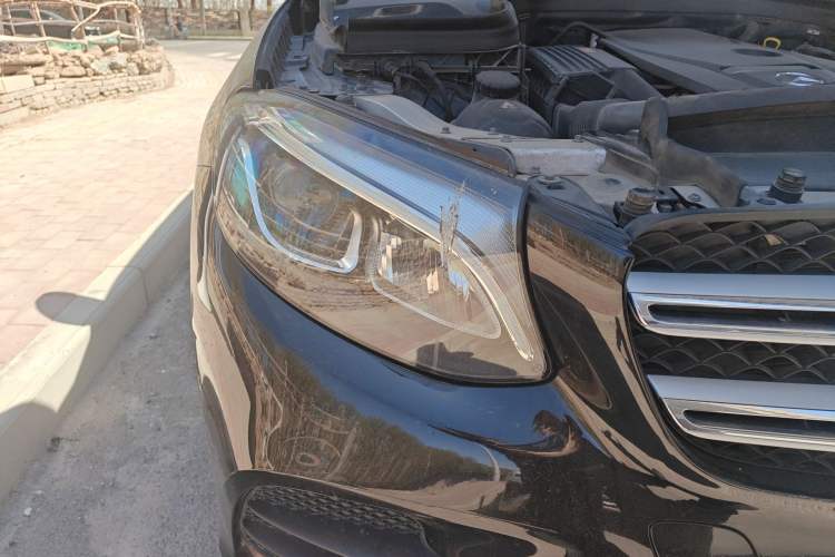 Used Mercedes-Benz GLC 2017 GLC 260 4MATIC Luxury Model Right Front Headlight