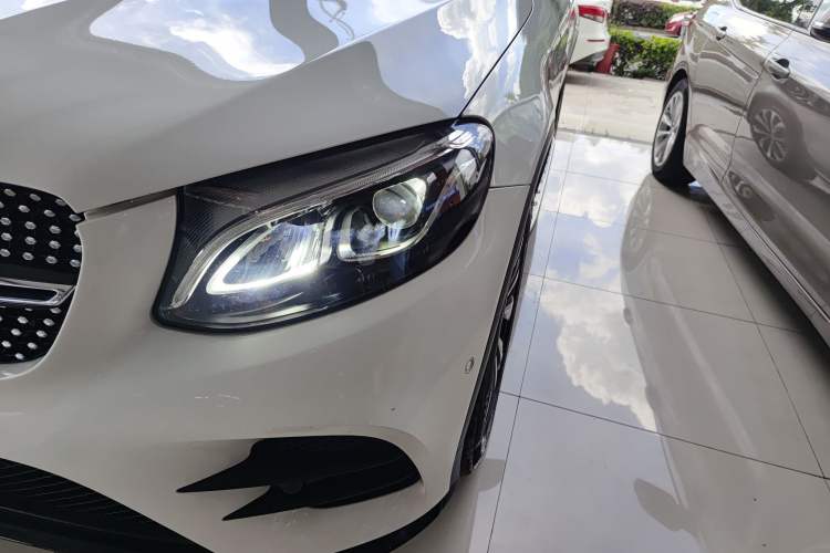 Used Mercedes-Benz GLC Coupe 2018 GLC 260 4MATIC Coupe SUV