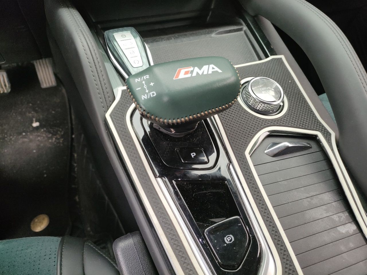 Geely Auto Monjaro L 2021 2.0TD High-Power Automatic All-Wheel-Drive Flagship Version — снимка 13