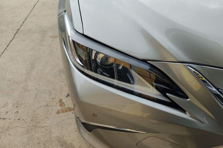 Used Lexus ES 2020 300h Premier Edition