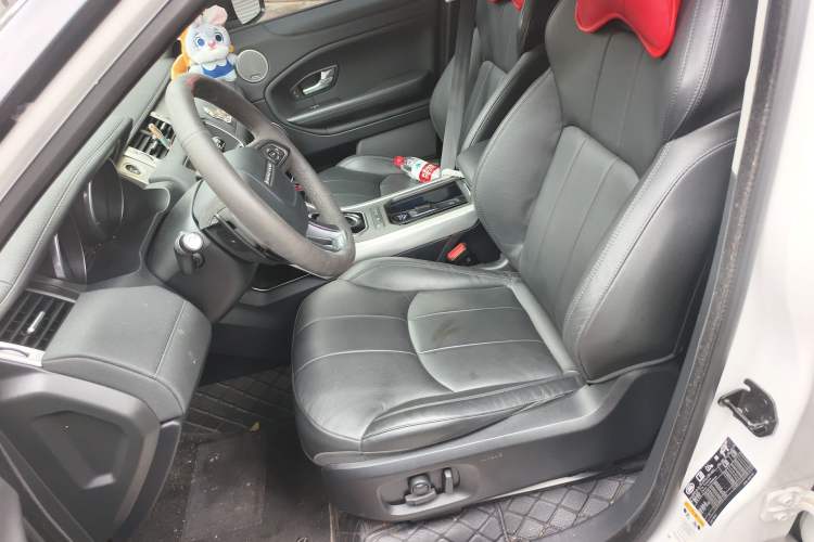 Used Land Rover Range Evoque 2018 240 PS SE Smart Brilliance Edition Left Front Seat