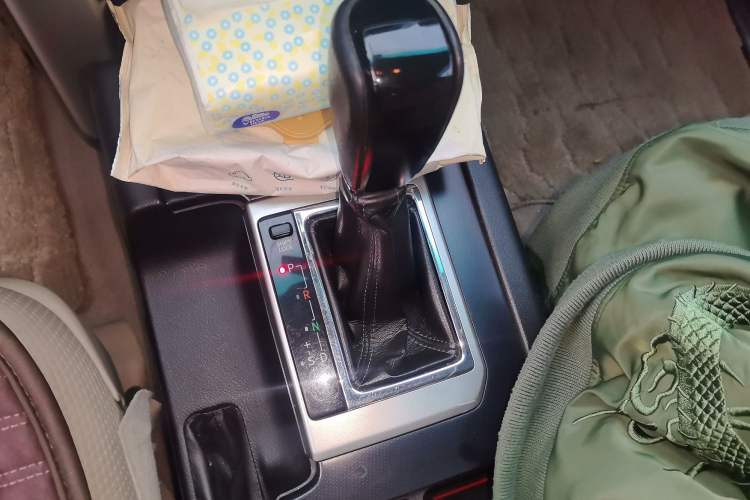 Used Toyota Prado 2010 4.0L Automatic TX-L Gear Lever