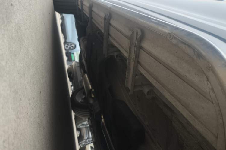 Used EXEED Lanyue 2025 400T Four-Wheel Drive Star Prestige 7-Seater Right Side Sill