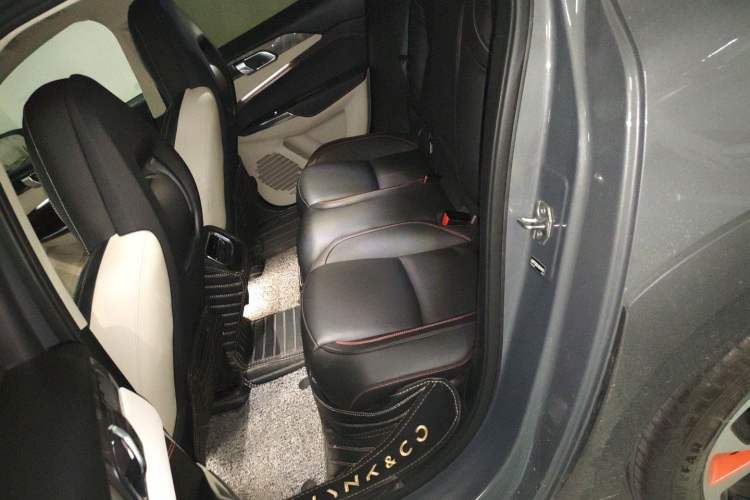 Used Lynk & Co 02 2018 1.5T DCT Two-Wheel Drive Zhaopu Version China V Standard Interior 4