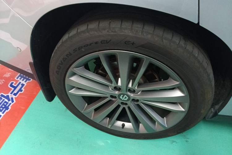 Used Leapmotor C16 2024 Range-Extended 200 Smart Enjoyment Edition Right Rear Wheel Hub