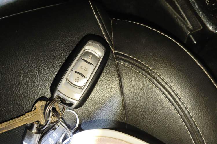 Used Geely Auto Emgrand 2016 Sedan 1.5L CVT Upward Version