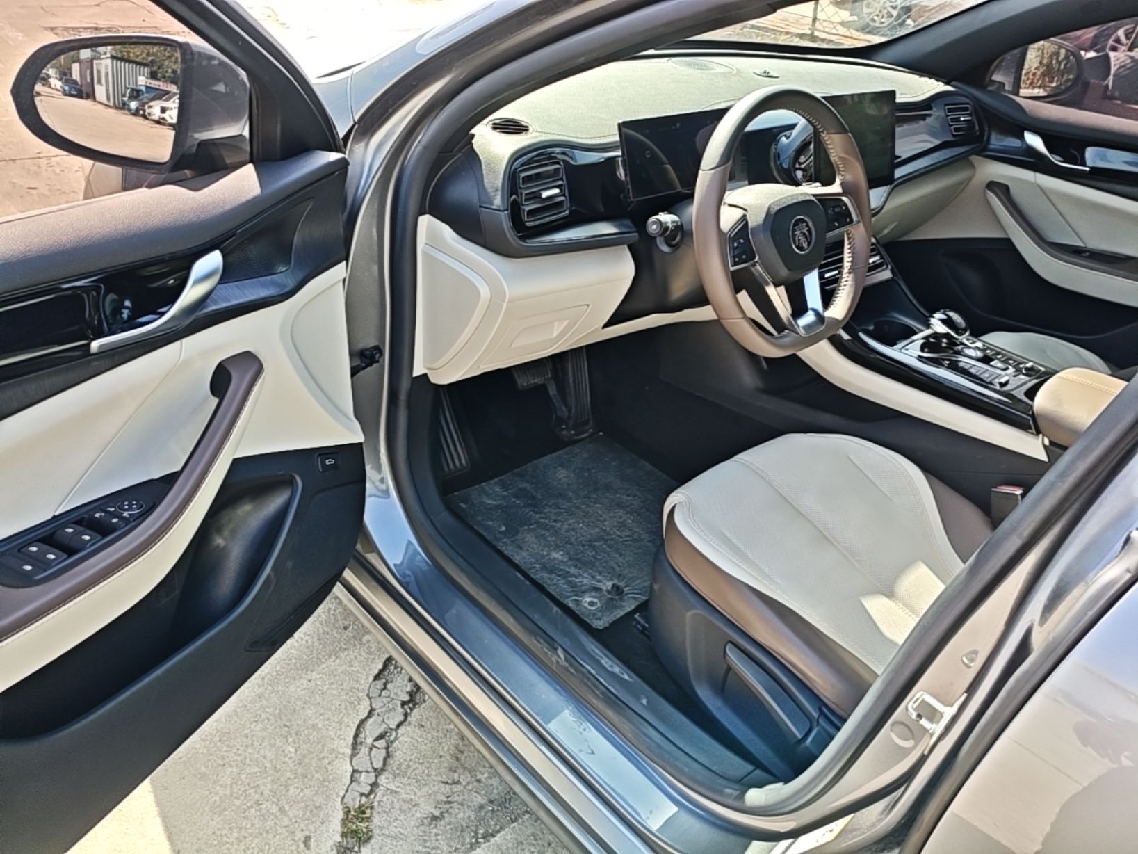 BYD Qin PLUS 2024 HONOR Edition DM-i 55KM Leading Model — снимка 18