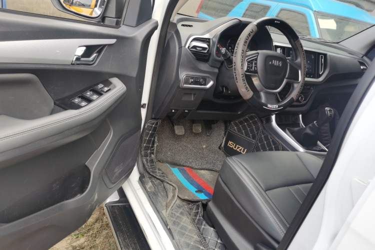 Used Isuzu JLM 2022 2.8T Classic Diesel Two-Wheel Drive Comfort Plus Long-Wheelbase Version JE493ZLQ6E