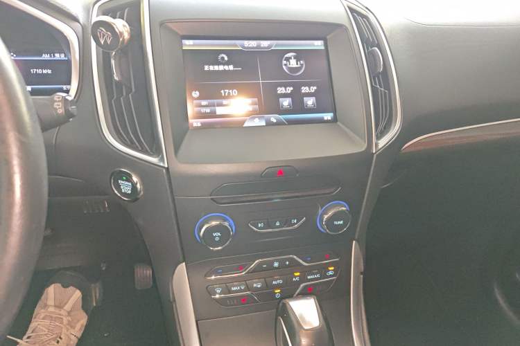 Used Ford Edge 2015 2.0T GTDi Two-Wheel-Drive High-Line Version Audio And AC Panel