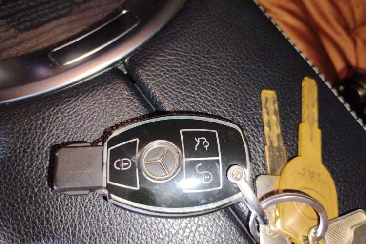 Used Mercedes-Benz C-Class 2015 Revised C 200 L Sport Edition Vehicle Key