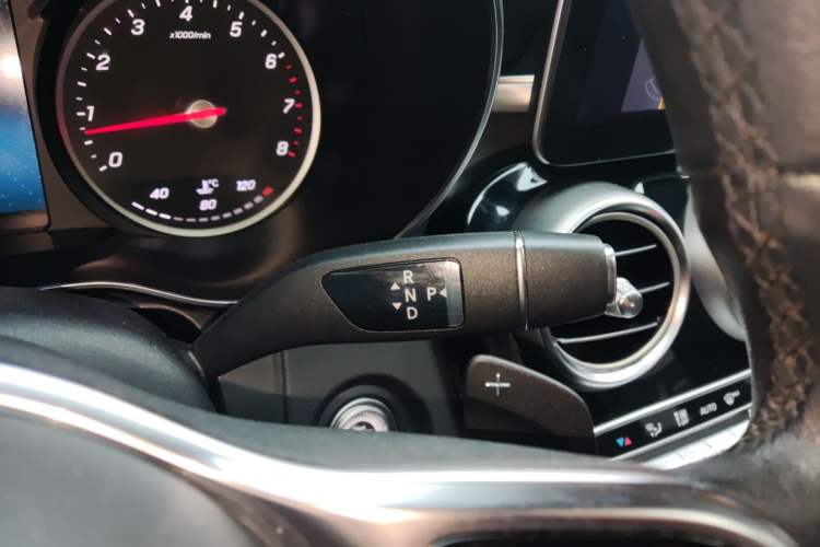 Used Mercedes-Benz GLC 2020 GLC 260 L 4MATIC Dynamic Model Gear Lever