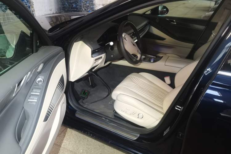 Used Genesis G80 2023 2.5T Rear-Drive Flagship Edition
