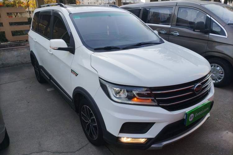 Used SWM X3 2021 1.5L Manual Comfort Version 7 Seats
