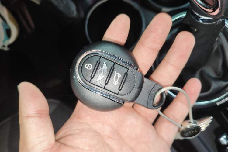 Used MINI 2015 1.5T COOPER Fun Five-Door Edition
