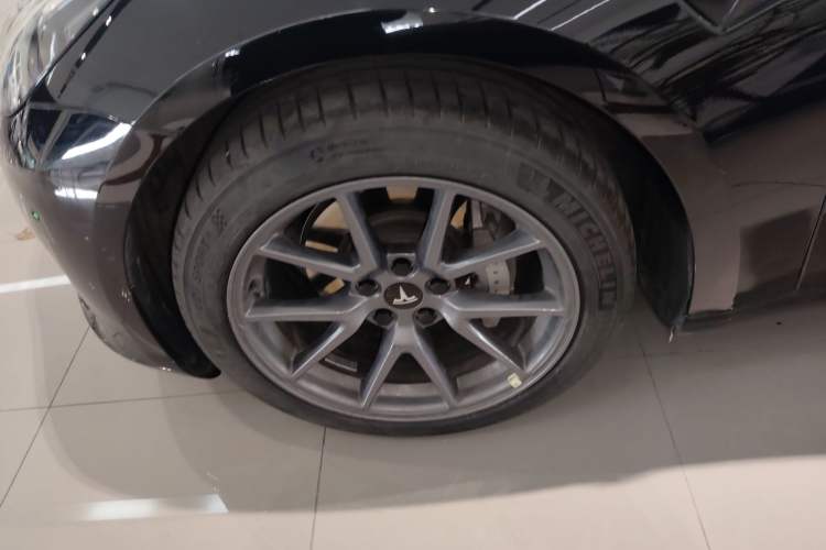 Used Tesla Model 3 2022 Rear-Wheel-Drive Version Left Front Wheel Hub