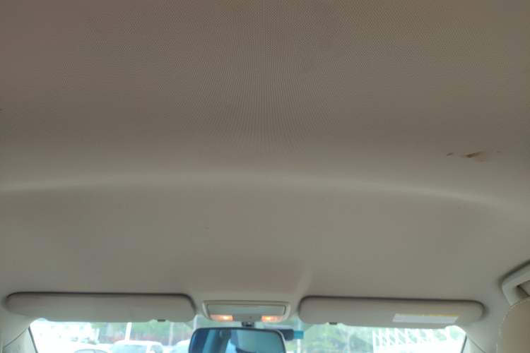 Used Honda CR-V 2015 2.0L two-wheel drive urban version
