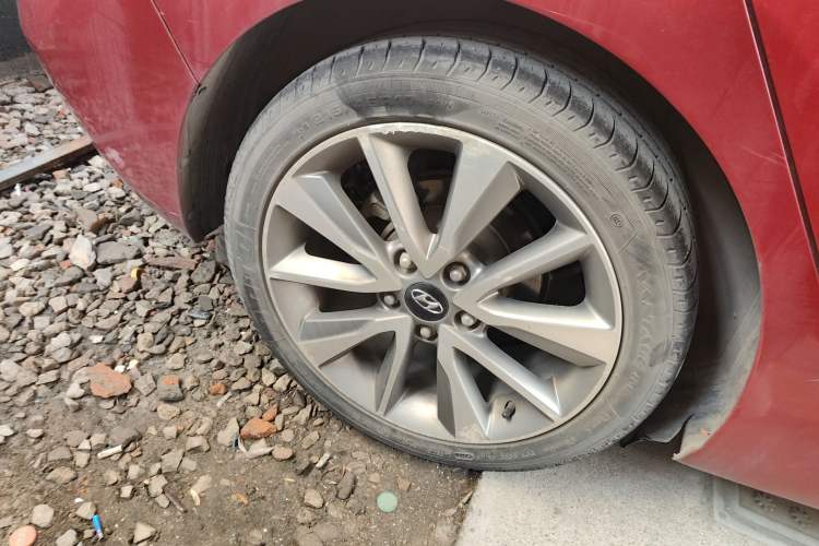 Used Hyundai Elantra (5th Generation / Langdong) 2015 1.6L Automatic Leading Model Right Rear Wheel Hub