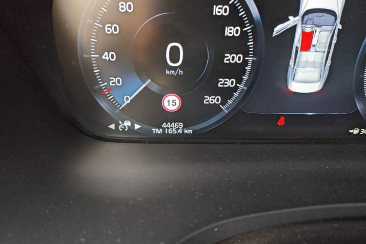 Used Volvo S60 2020 T4 Zhiyuan Luxury Edition Odometer Close Up