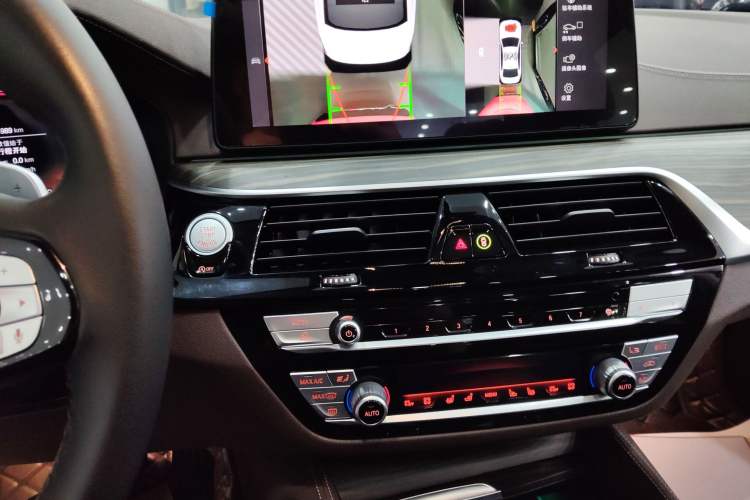 Used BMW 5 Series 2022 Second Facelift 530Li Luxury Edition Premium Package
