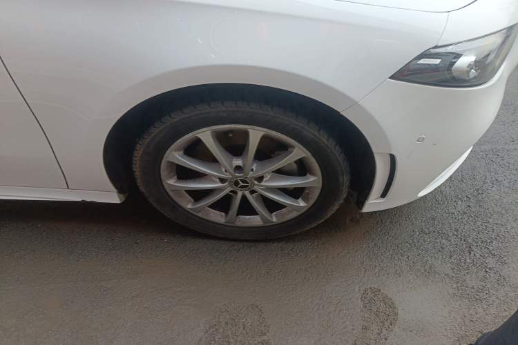 Used Mercedes-Benz A-Class 2019 Restyled A 200 L Sport Sedan Right Front Wheel Hub