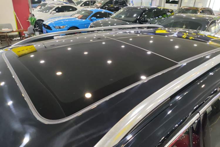 Used Volkswagen Tiguan L 2020 330TSI Automatic Two-Wheel Drive Smart Luxury Edition China VI Standard Roof