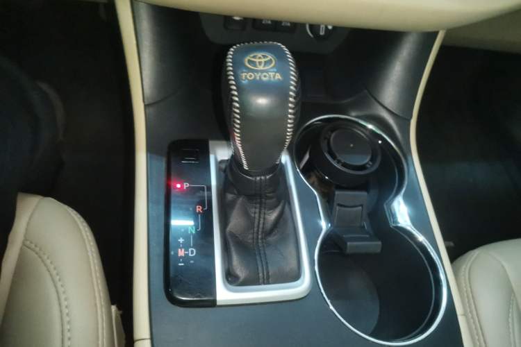 Used Toyota Highlander 2018 2.0T Two-Wheel Drive Elite Version 5 Seats China VI Standard