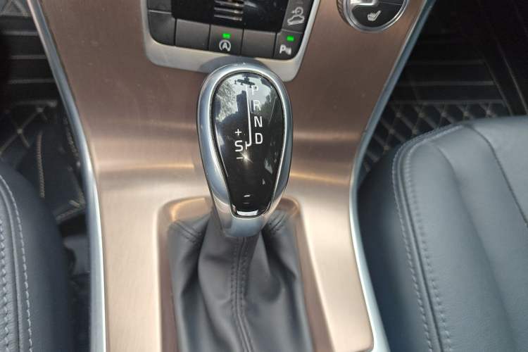 Used Volvo XC60 2017 T5 AWD Smart Upgrade Model