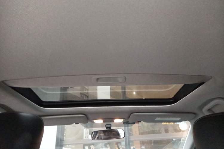 Used Honda Civic 2012 1.8L automatic luxury edition Headliner