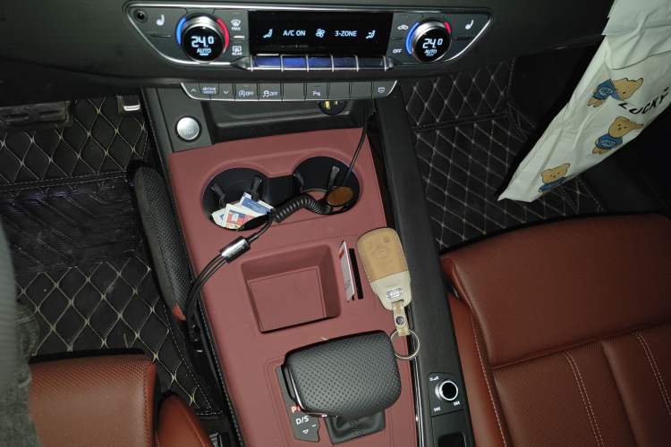 Used Audi A4L 2024 40 TFSI Luxury Dynamic Edition Gear Lever