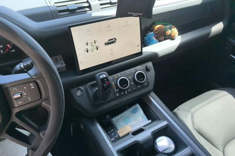 Used Land Rover Defender 2025 110 3.0T P400 Dark Edition