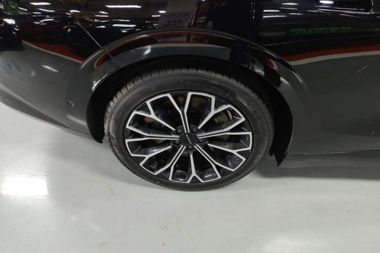 Used Zeekr 007 2024 Four-Wheel Drive Version 75 kWh Right Rear Wheel Hub