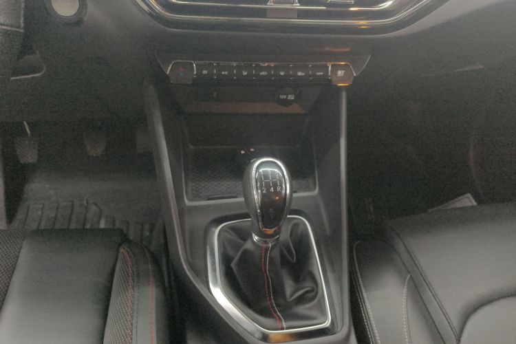 Used Oshan X5 2021 Revised Version 1.6L Manual Luxury Edition
