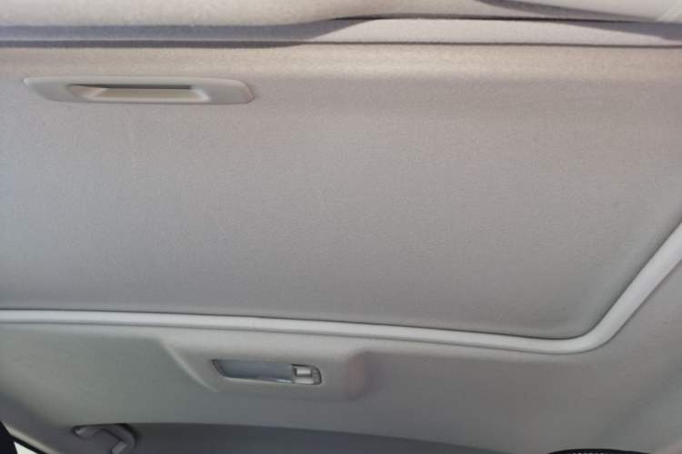 Used Nissan Tiida 2016 1.6L CVT Cool Dynamic Edition Headliner