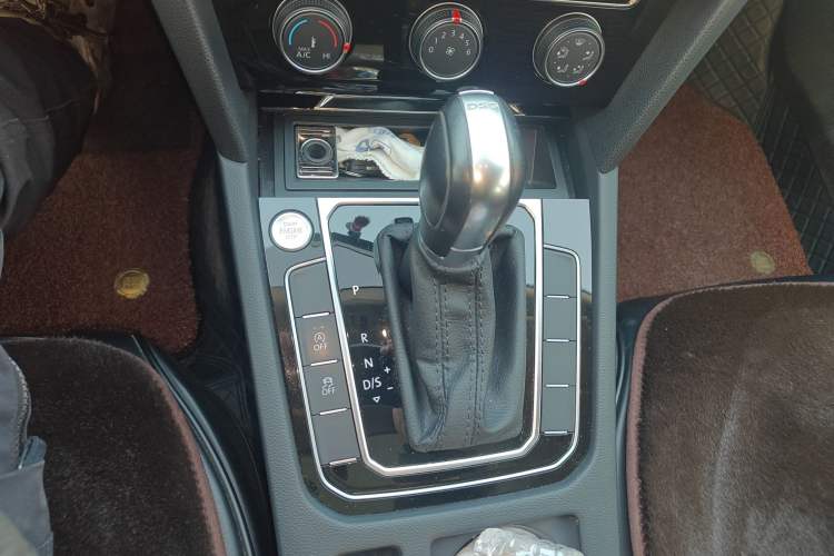 Used Volkswagen Magotan 2018 330TSI DSG Advanced Model Gear Lever