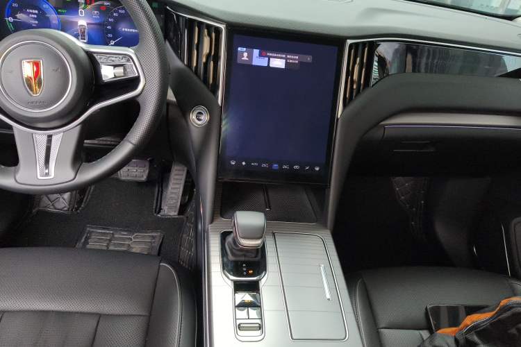 Used Hongqi HS7 PHEV 2024 2.0T PHEV Four-Wheel Drive Flagship Edition 6 Seats Audio And AC Panel