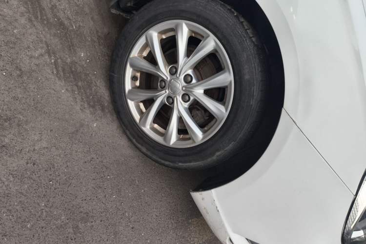 Used Roewe i5 2019 1.5L Manual 4G Connect Luxury Edition
