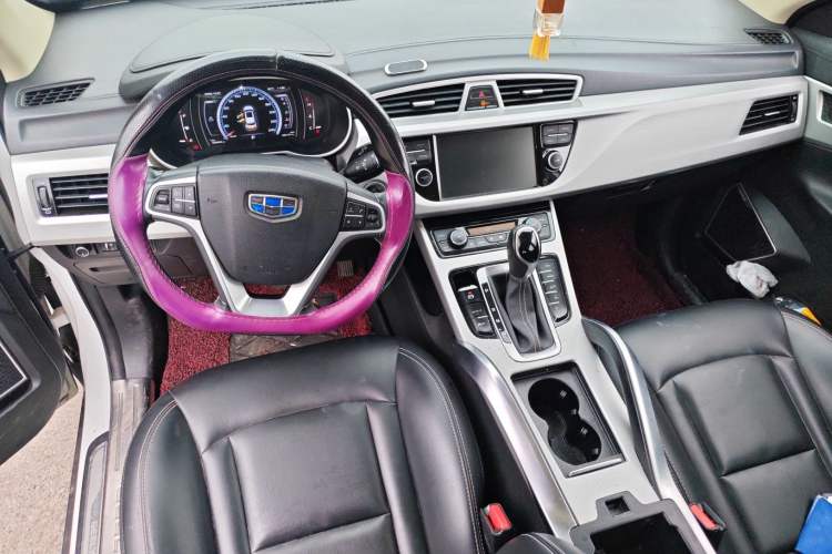 Used Geely Auto Emgrand X7 Sport 2016 1.8TD Automatic Smart Connectivity Version Center Console