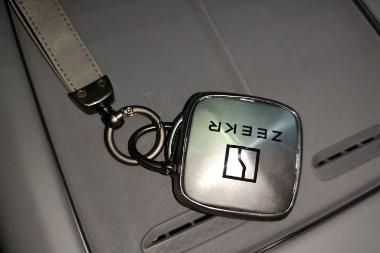 Used Zeekr 7X 2025 75 kWh Rear-Wheel Drive Intelligent Driving Version
