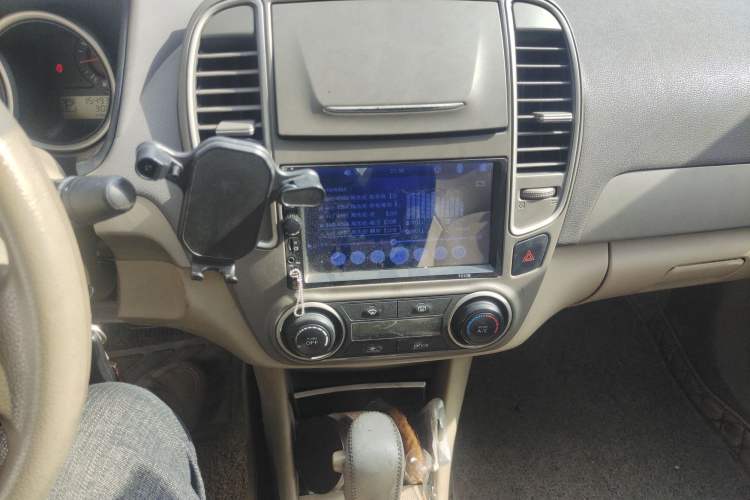 Used Nissan Sylphy 2012 Classic 1.6XE Automatic Comfort Edition Audio And AC Panel
