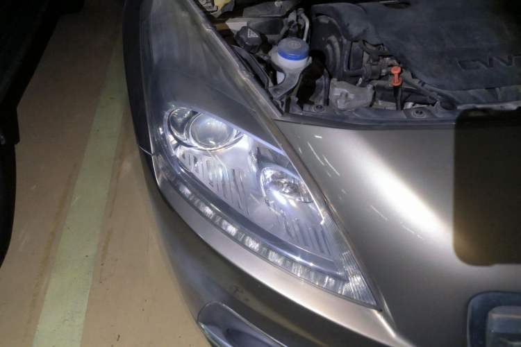 Used Peugeot 3008 2015 2.0L Automatic Trend Edition Right Front Headlight