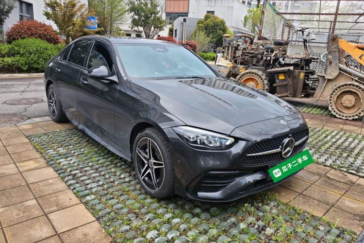 Used Mercedes-Benz C-Class 2025 Refresh C 260 L Night Edition Sports Version Front Right 45 Deg