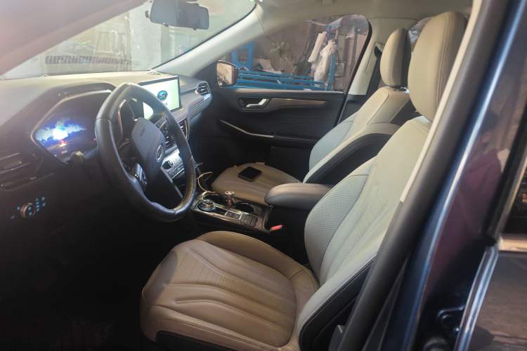 Used Ford Escape 2020 EcoBoost 245 Four-Wheel Drive Luxury Edition
