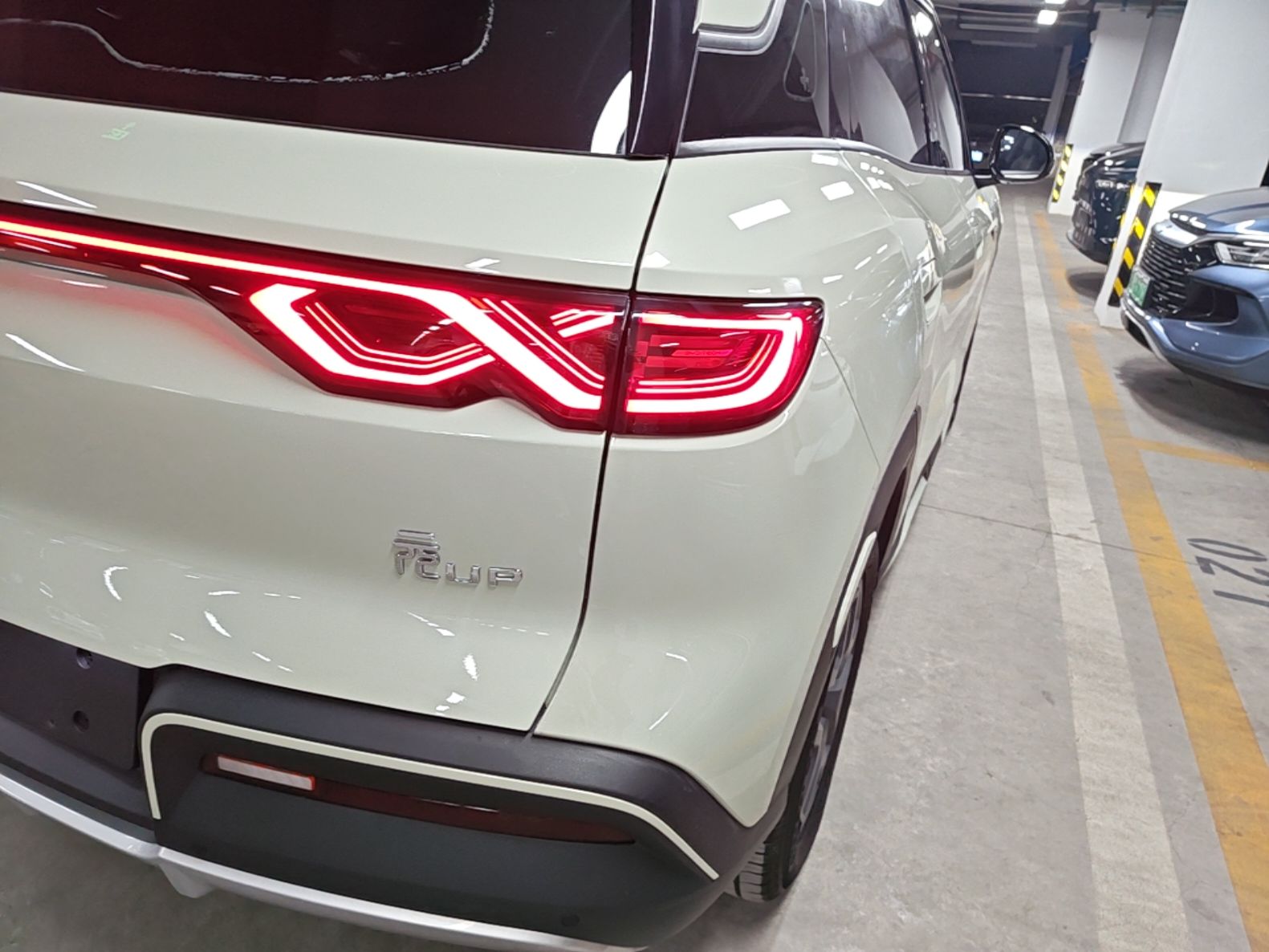 BYD Yuan UP 2024 401 km Active Version — снимка 9