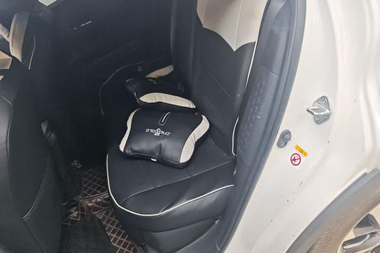 Used Toyota IZOA 2018 2.0L Yichi Edition China V Standard Left Rear Seat