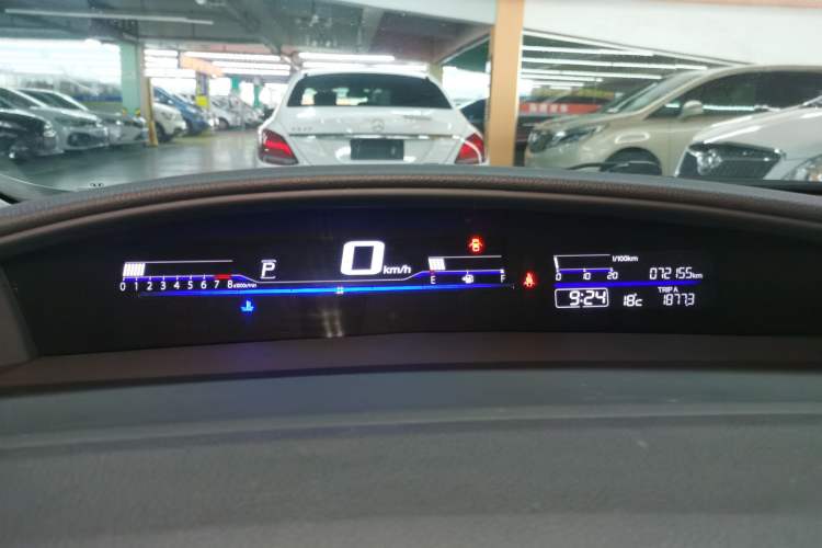 Used Honda Jade 2017 1.8L automatic Comfort version 5 seats
