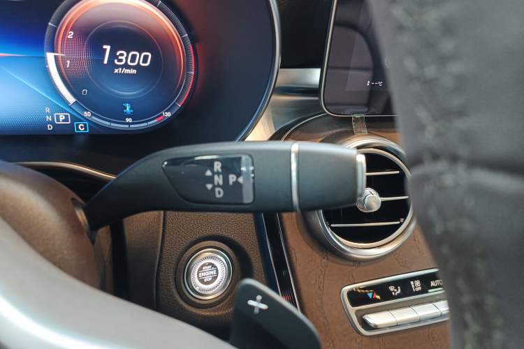 Used Mercedes-Benz GLC 2020 Facelift GLC 300 L 4MATIC Dynamic Edition Gear Lever