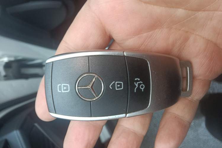 Used Mercedes-Benz C-Class 2019 C 260 L Sport Edition Vehicle Key