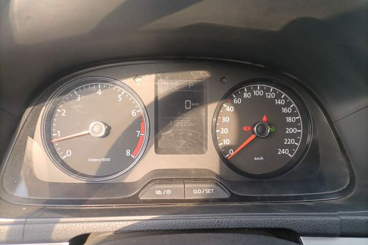 Used Volkswagen Gran Lavida 2013 1.6L Automatic Fashion Model Instrument Cluster