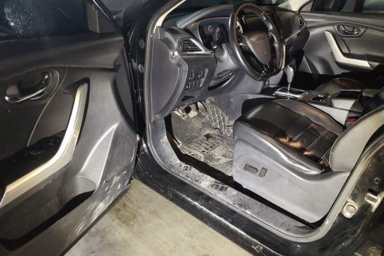 Used Venucia T90 2017 2.0L CVT Smart Edition Driver Seat